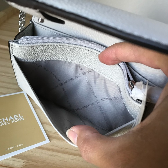 Michael Kors Purse🎈🎈 - Picture 9 of 11